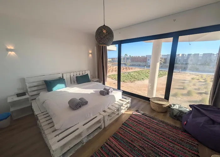 Splendid 2br Seaview Getaway Free Pool & Access فيلة